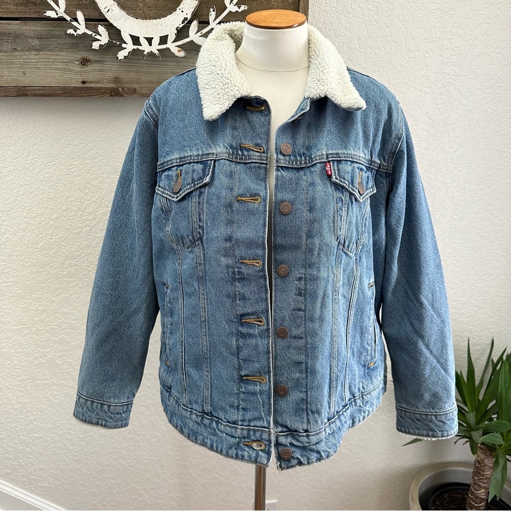 Levi's Denim Trucker Jacket Lined with Sherpa‎ Collar Ladies 1X NWT